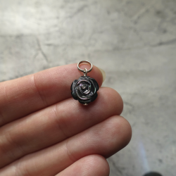 Pendentif fleur en nacre noire