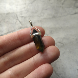 Pendentif en oeil de faucon