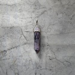 Pendentif en charoïte