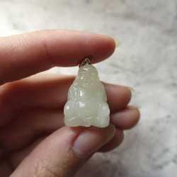 Pendentif Bouddha en jade